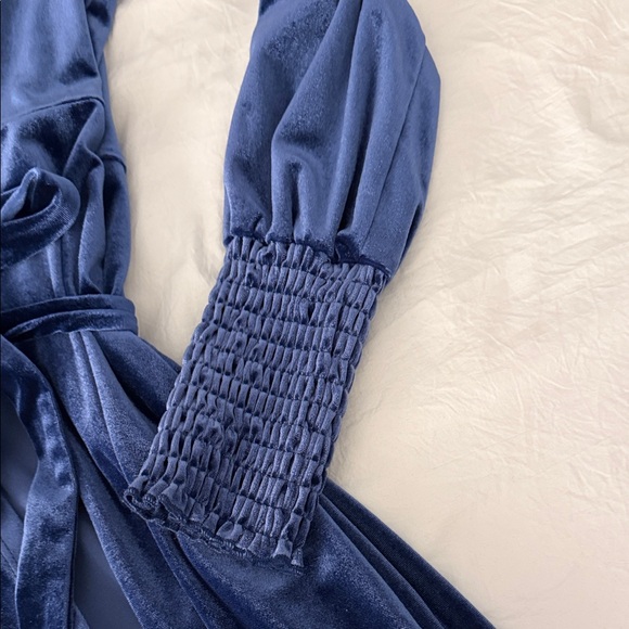 Francesca's Erin Velvet Wrap Mini Dress Blue. Large - Picture 5 of 5